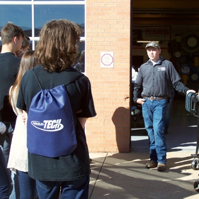 student ambassador gives campus tour