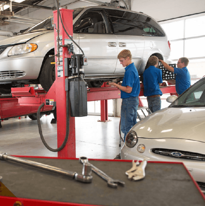 students in auto service lab